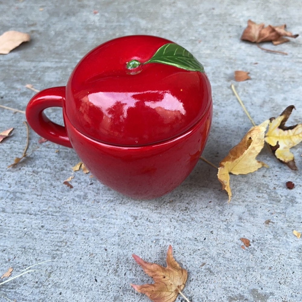 Beautiful apple shape w/lid container ceramic, cup shape holder Small